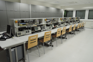 Analog circuit laboratory