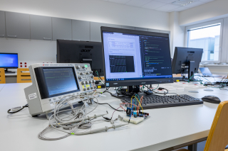 Ukázka I2C komunikace, osciloskop, logický analyzátor